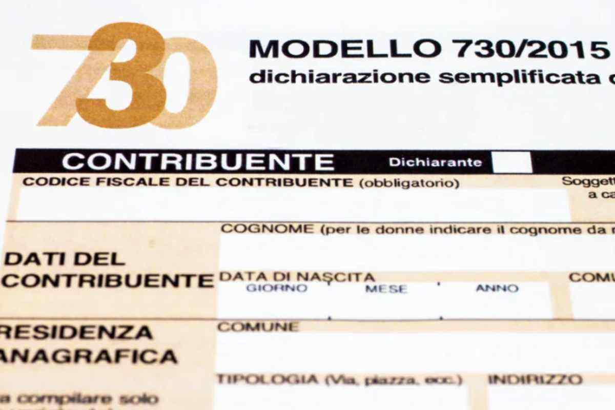 Inoltre, i lavoratori dipendenti, i pensionati e chi percepisce redditi assimilati devono comunicare tempestivamente ai sostituti