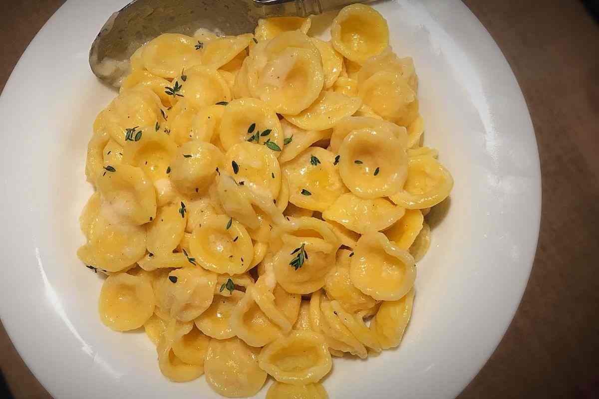 come trasformare la pasta burro e parmigiano in un piatto gourmet