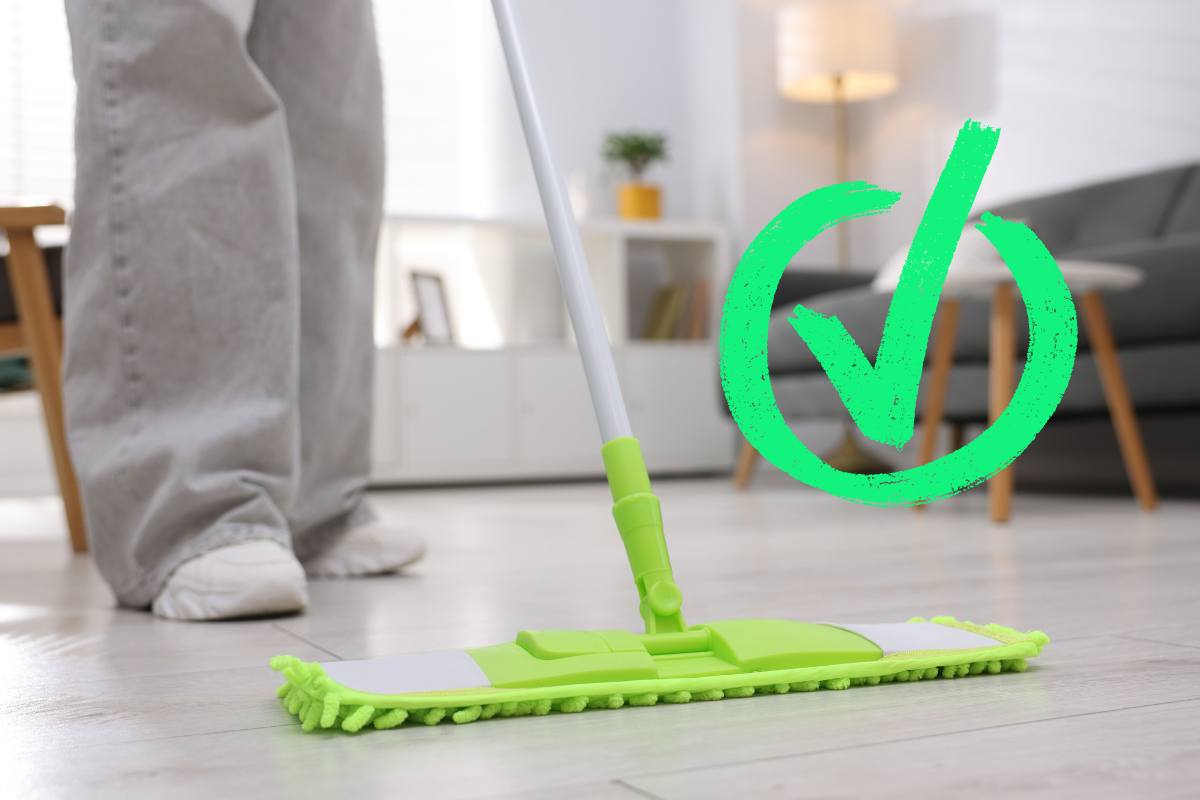 pulizia pavimento simbolo spunta verde