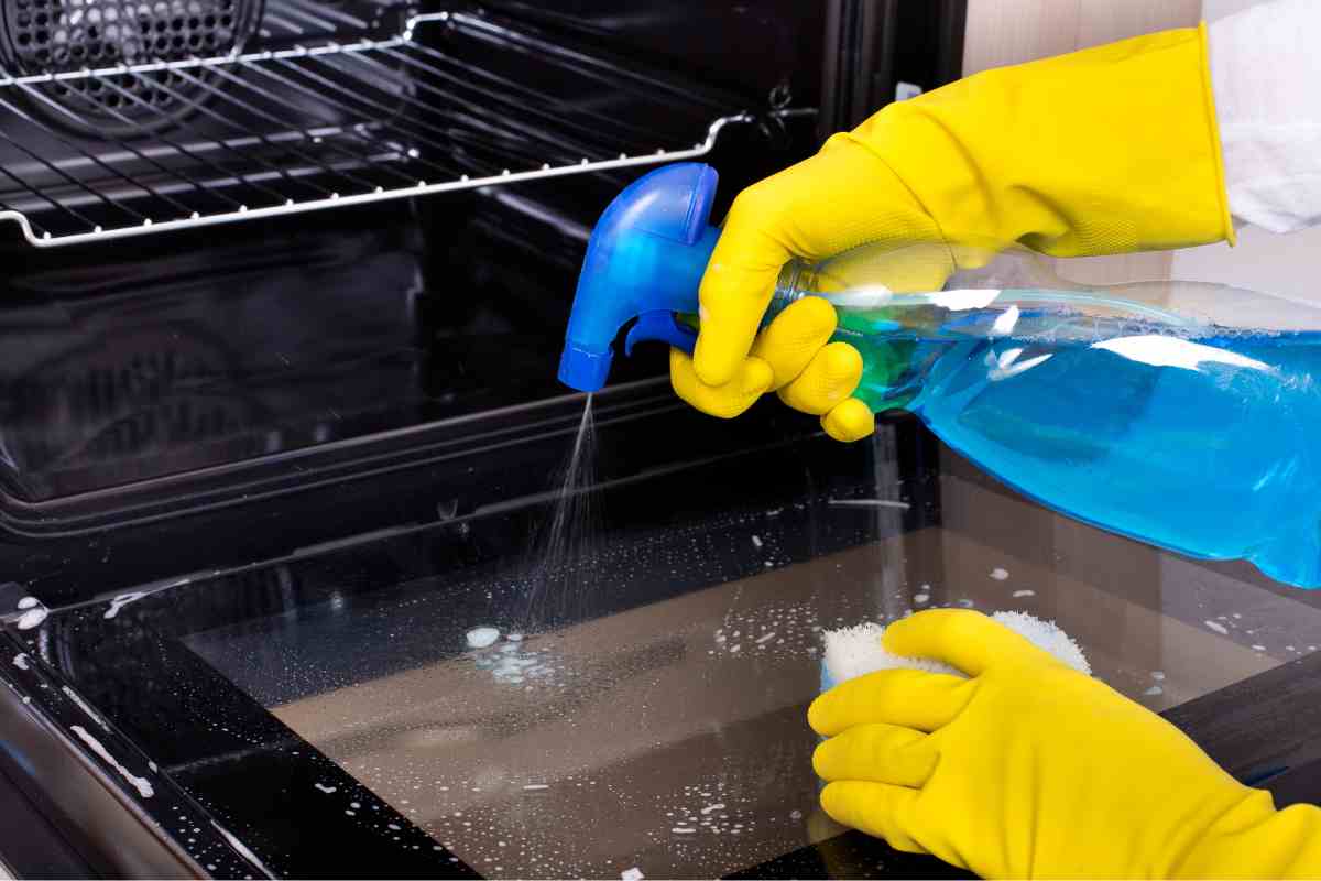 spray pulizia forno 